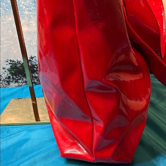 Salvador Faragamo Gancini Red Enameled Leather Large Tote Bag Beautiful! - Picture 4 of 12